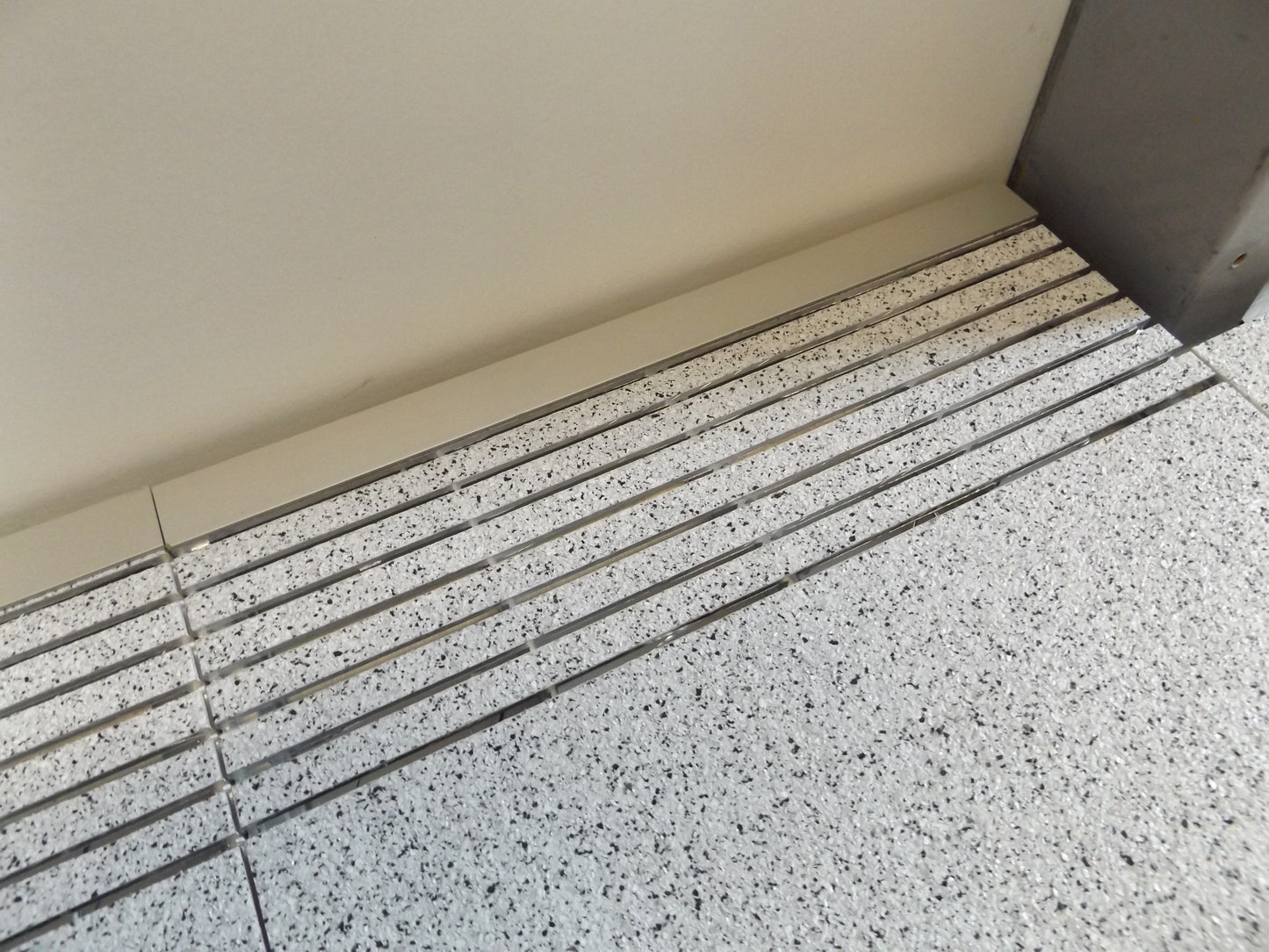 integrierte Wandentwässerung für Mega-Paneele